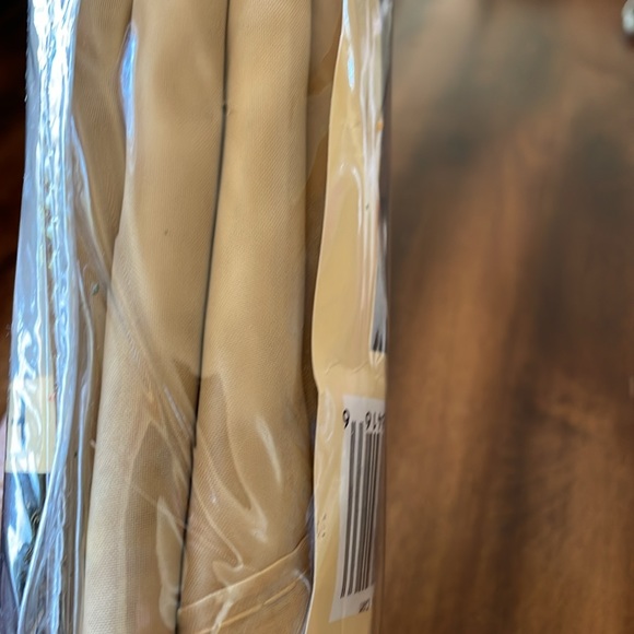 Window Scarf - Picture 6 of 6